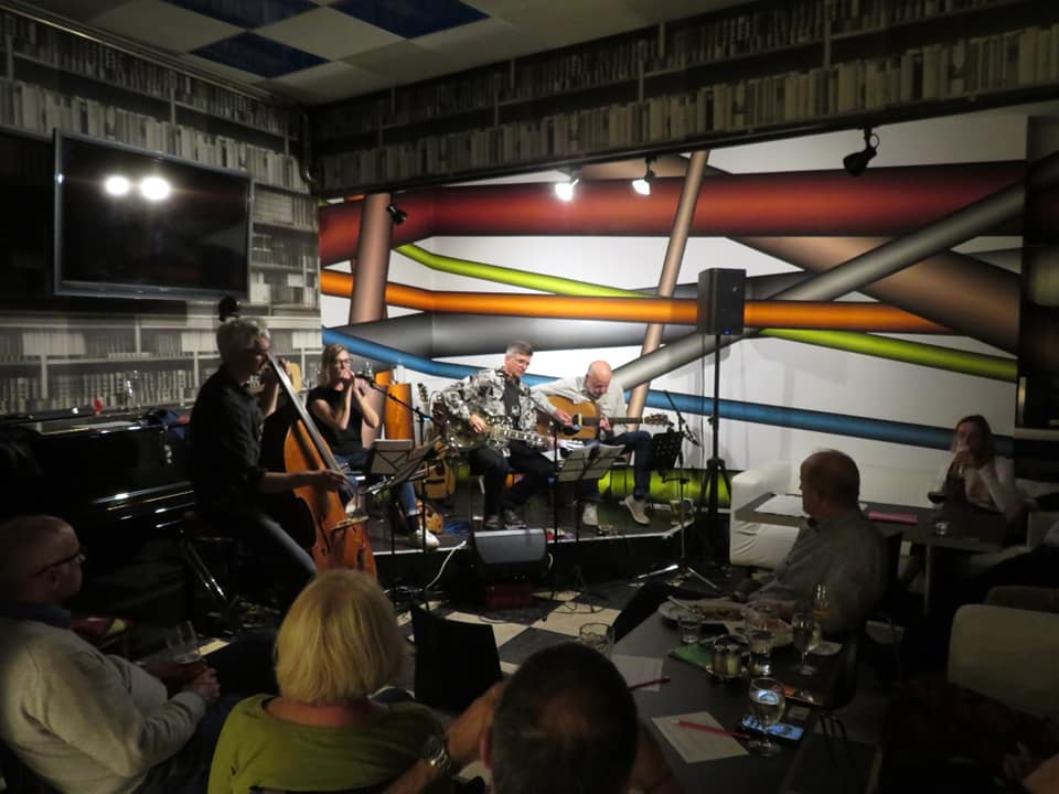 Doc Dooley & Friends Cler Su Café Korb Acoustic Blues Americana